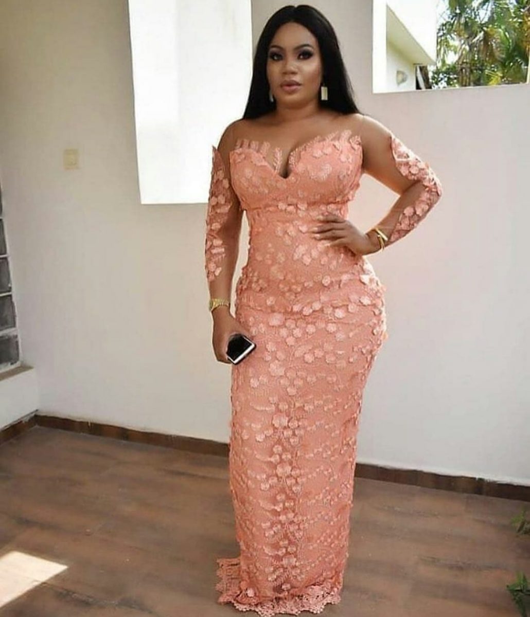 FASHIONABLE WEDDING LACE DRESSES